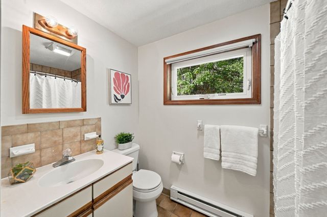 39 Mountain St 39, Woburn, MA 01801