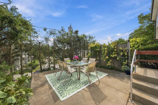 39 Mountain St 39, Woburn, MA 01801