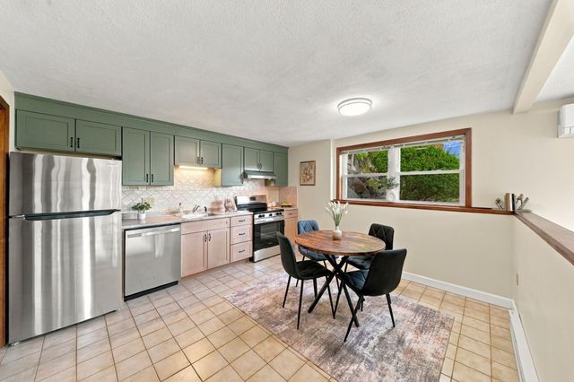 39 Mountain St 39, Woburn, MA 01801