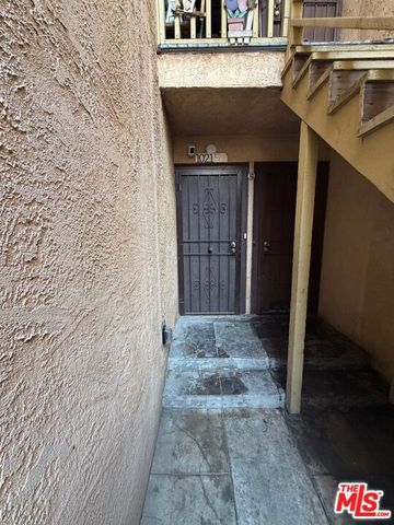 1021 S Burlington Avenue, Los Angeles, CA 90006