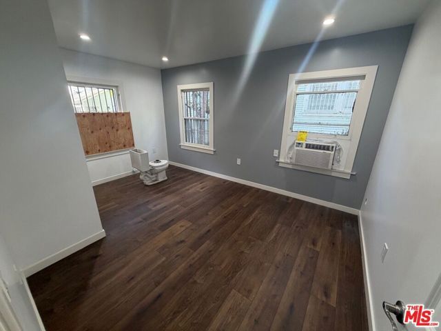 1021 S Burlington Avenue, Los Angeles, CA 90006