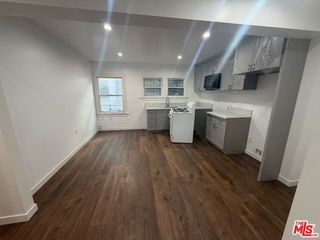 1021 S Burlington Avenue, Los Angeles, CA 90006