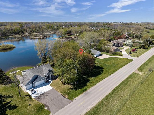 1855 E SHADY LANE, Neenah, WI 54956