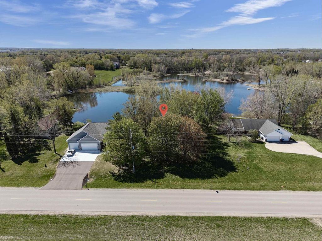 1855 E SHADY LANE, Neenah, WI 54956
