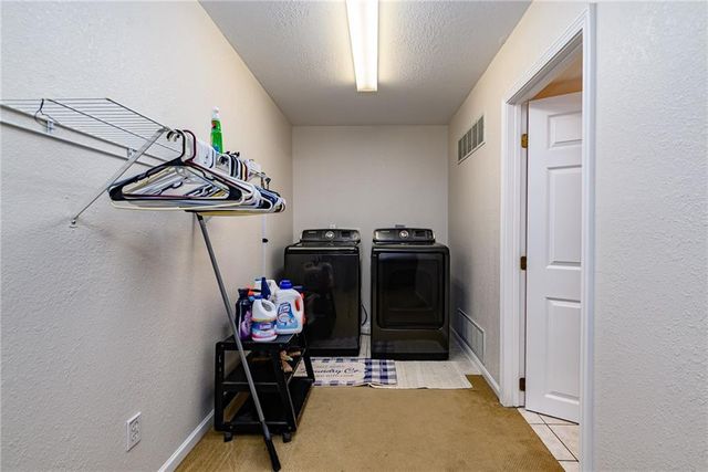 361 E 12th Street, Tonganoxie, KS 66086