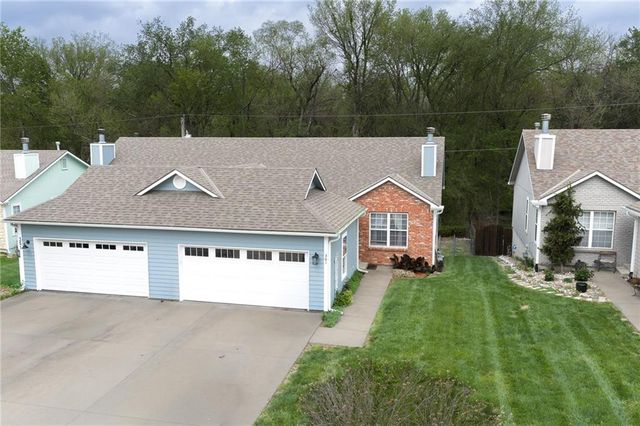 361 E 12th Street, Tonganoxie, KS 66086