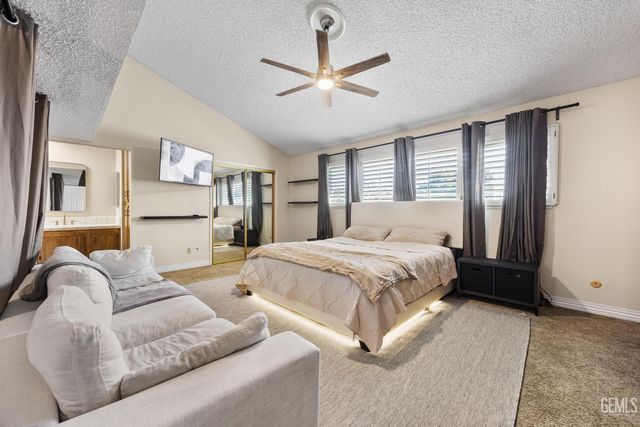 3200 El Encanto Court 10, Bakersfield, CA 93301