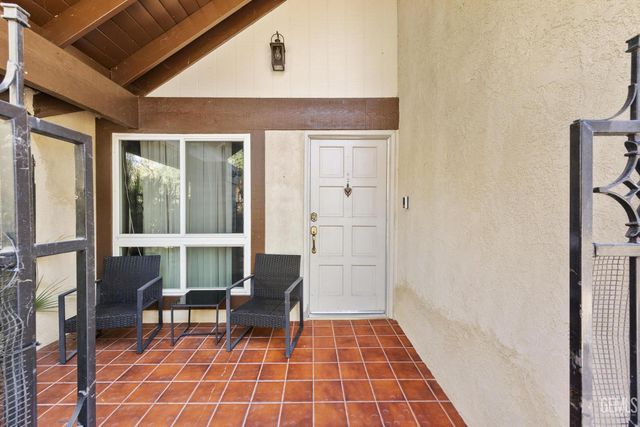 3200 El Encanto Court 10, Bakersfield, CA 93301