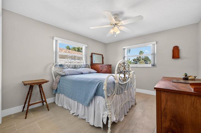 3927 48TH AVENUE S, St Petersburg, FL 33711