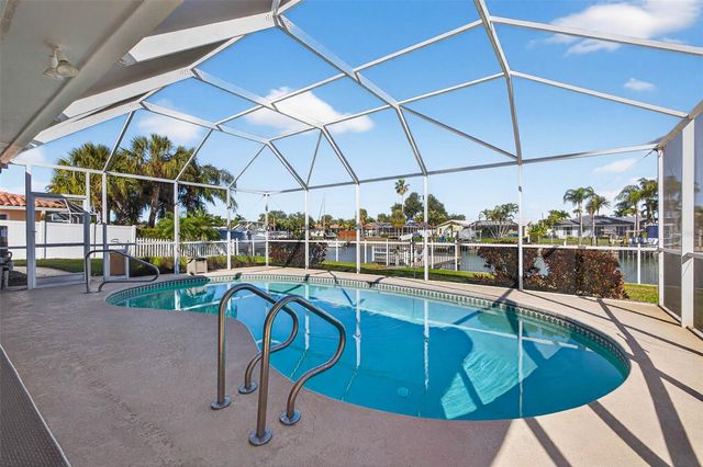 3927 48TH AVENUE S, St Petersburg, FL 33711