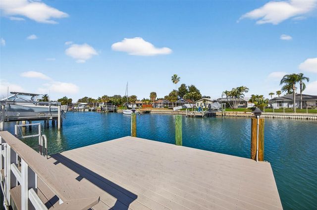 3927 48TH AVENUE S, St Petersburg, FL 33711