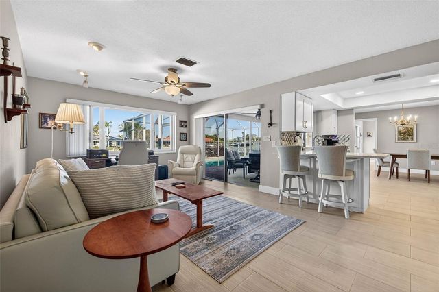 3927 48TH AVENUE S, St Petersburg, FL 33711