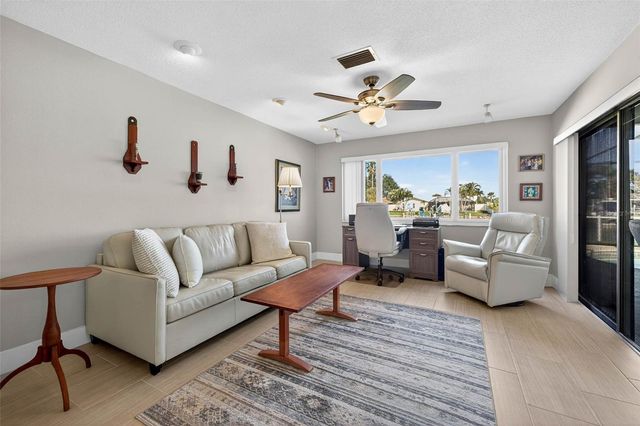 3927 48TH AVENUE S, St Petersburg, FL 33711