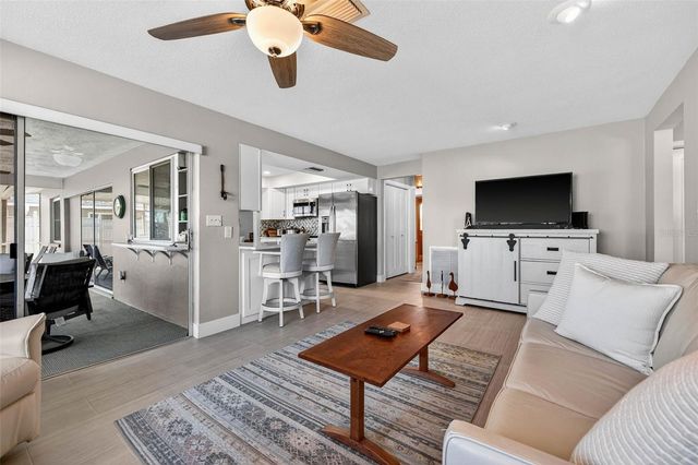 3927 48TH AVENUE S, St Petersburg, FL 33711