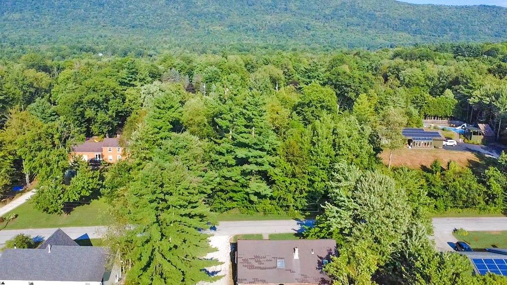 300 West Ridge Terrace # 59, Rutland Town, VT 05701