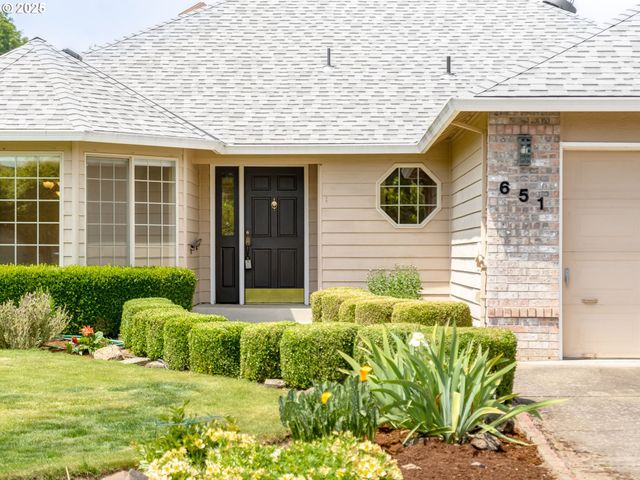 651 Sw WESTVIEW Dr, Mc Minnville, OR 97128