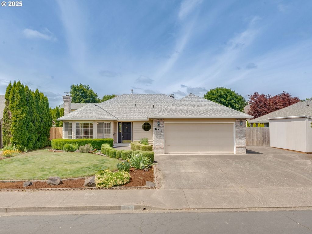 651 Sw WESTVIEW Dr, Mc Minnville, OR 97128