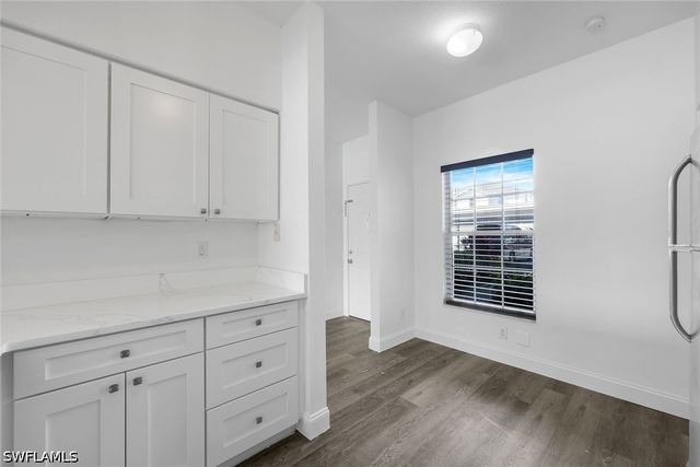 3250 Cypress Glen WAY 402, Naples, FL 34109