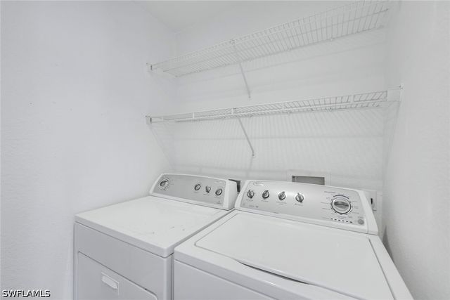 3250 Cypress Glen WAY 402, Naples, FL 34109