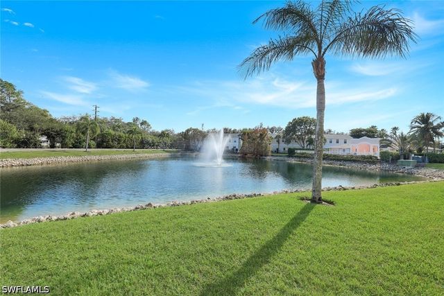 3250 Cypress Glen WAY 402, Naples, FL 34109