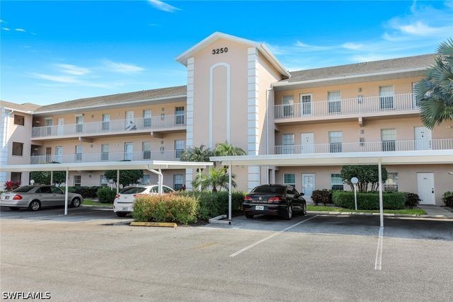 3250 Cypress Glen WAY 402, Naples, FL 34109