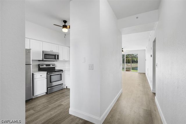 3250 Cypress Glen WAY 402, Naples, FL 34109