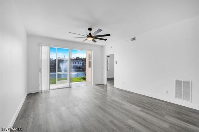 3250 Cypress Glen WAY 402, Naples, FL 34109