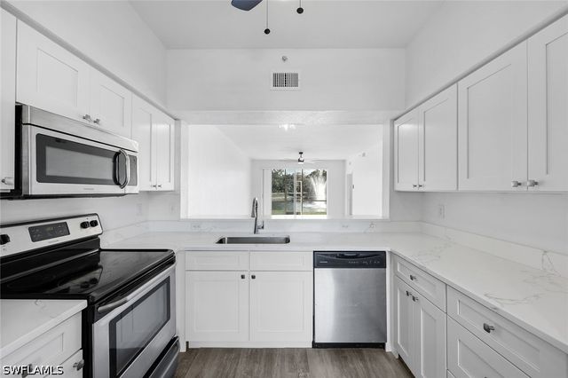 3250 Cypress Glen WAY 402, Naples, FL 34109