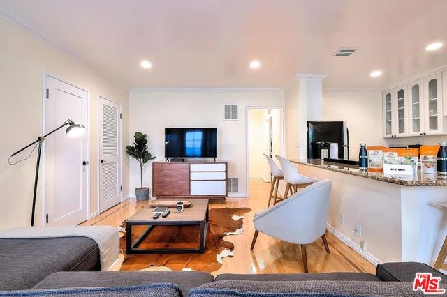 1111 11th Street 3, Santa Monica, CA 90403