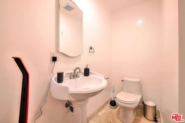 1111 11th Street 3, Santa Monica, CA 90403