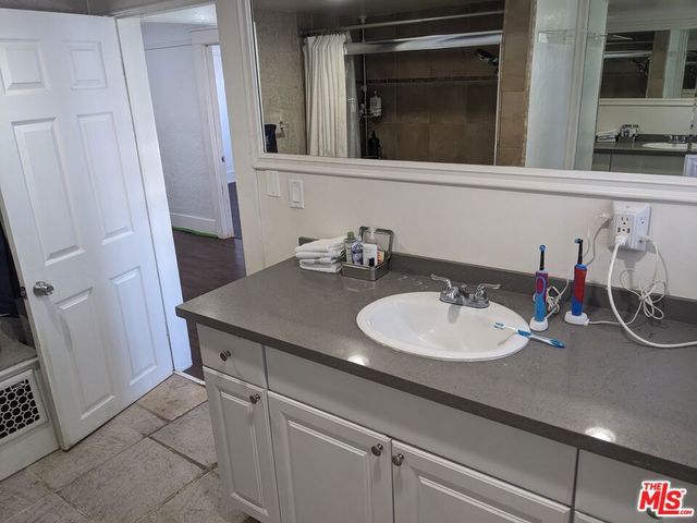 4547 W 16th Pl, Los Angeles, CA 90019