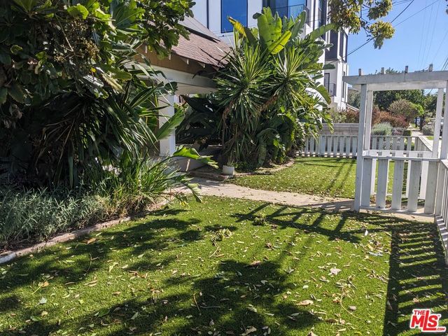 4547 W 16th Pl, Los Angeles, CA 90019