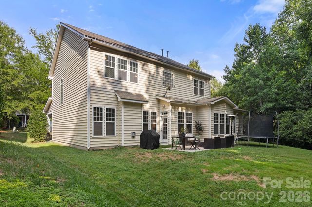 1334 Sarandon Drive, Matthews, NC 28104
