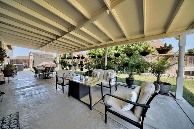 18607 Delta Ct, Lathrop, CA 95330
