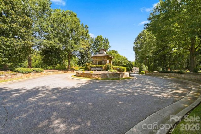 6048 Plantation Pointe Drive, Granite Falls, NC 28630