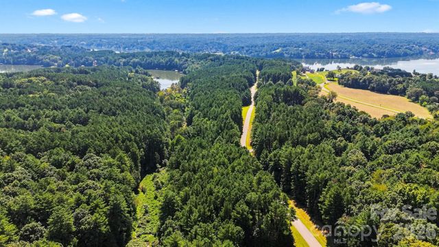 6048 Plantation Pointe Drive, Granite Falls, NC 28630