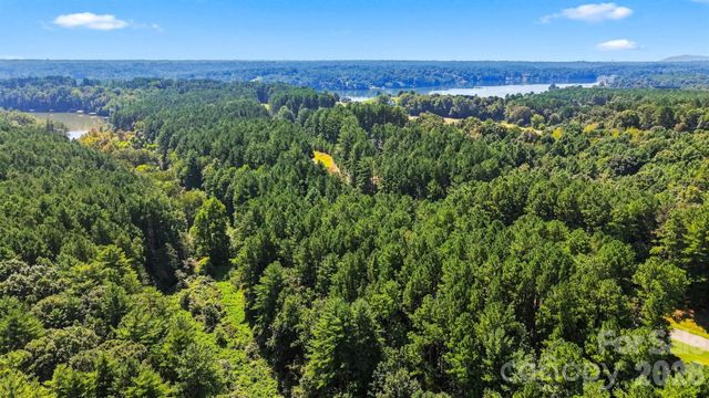 6048 Plantation Pointe Drive, Granite Falls, NC 28630