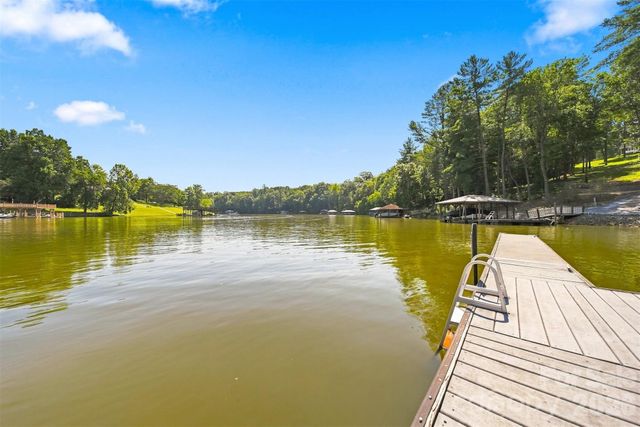 6048 Plantation Pointe Drive, Granite Falls, NC 28630