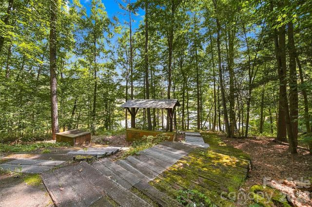 6048 Plantation Pointe Drive, Granite Falls, NC 28630
