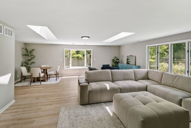 16400 Sherwood Drive, Orland Park, IL 60462