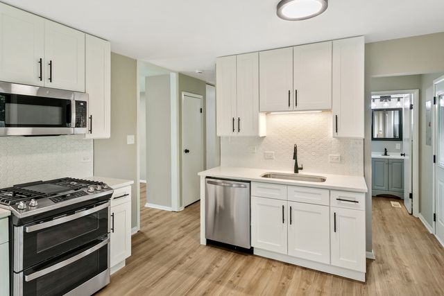16400 Sherwood Drive, Orland Park, IL 60462