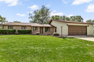 16400 Sherwood Drive, Orland Park, IL 60462