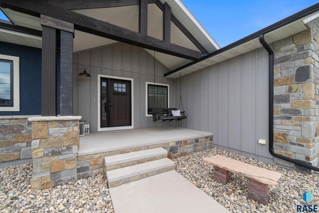 709 E Piping Rock Ln Lane, Sioux Falls, SD 57108