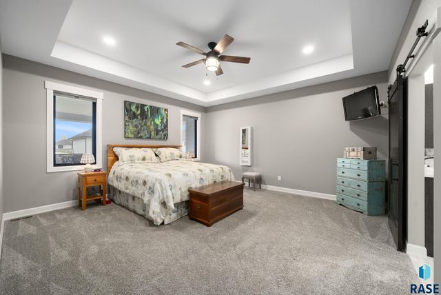 709 E Piping Rock Ln Lane, Sioux Falls, SD 57108