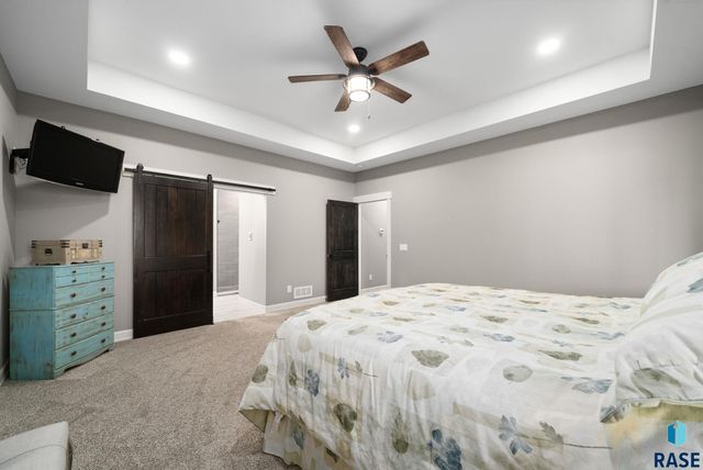 709 E Piping Rock Ln Lane, Sioux Falls, SD 57108