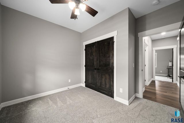 709 E Piping Rock Ln Lane, Sioux Falls, SD 57108