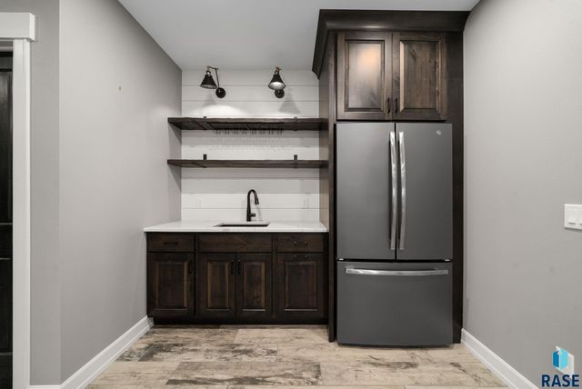 709 E Piping Rock Ln Lane, Sioux Falls, SD 57108