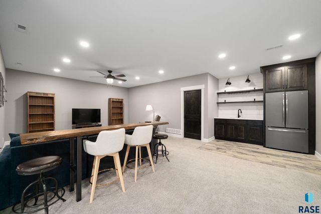709 E Piping Rock Ln Lane, Sioux Falls, SD 57108