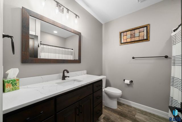 709 E Piping Rock Ln Lane, Sioux Falls, SD 57108