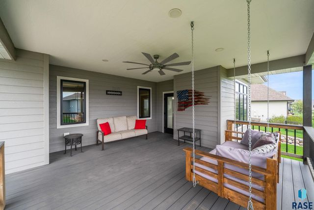 709 E Piping Rock Ln Lane, Sioux Falls, SD 57108